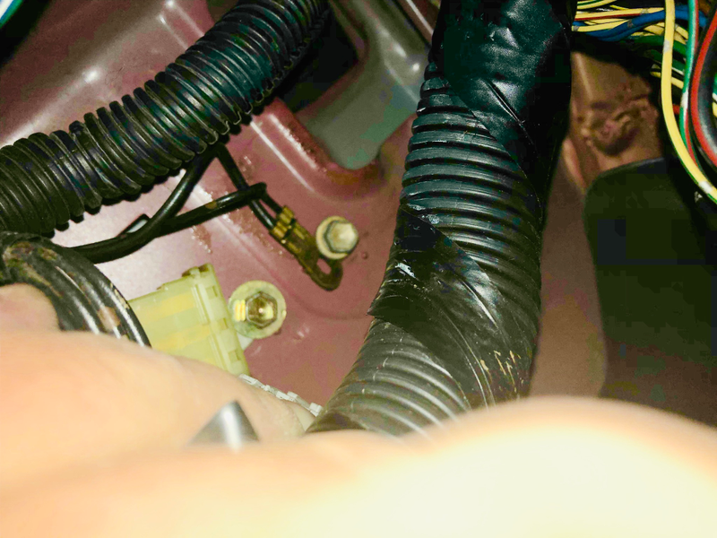 Illustration for article titled wiring is poop, but this mechanic is poopier
